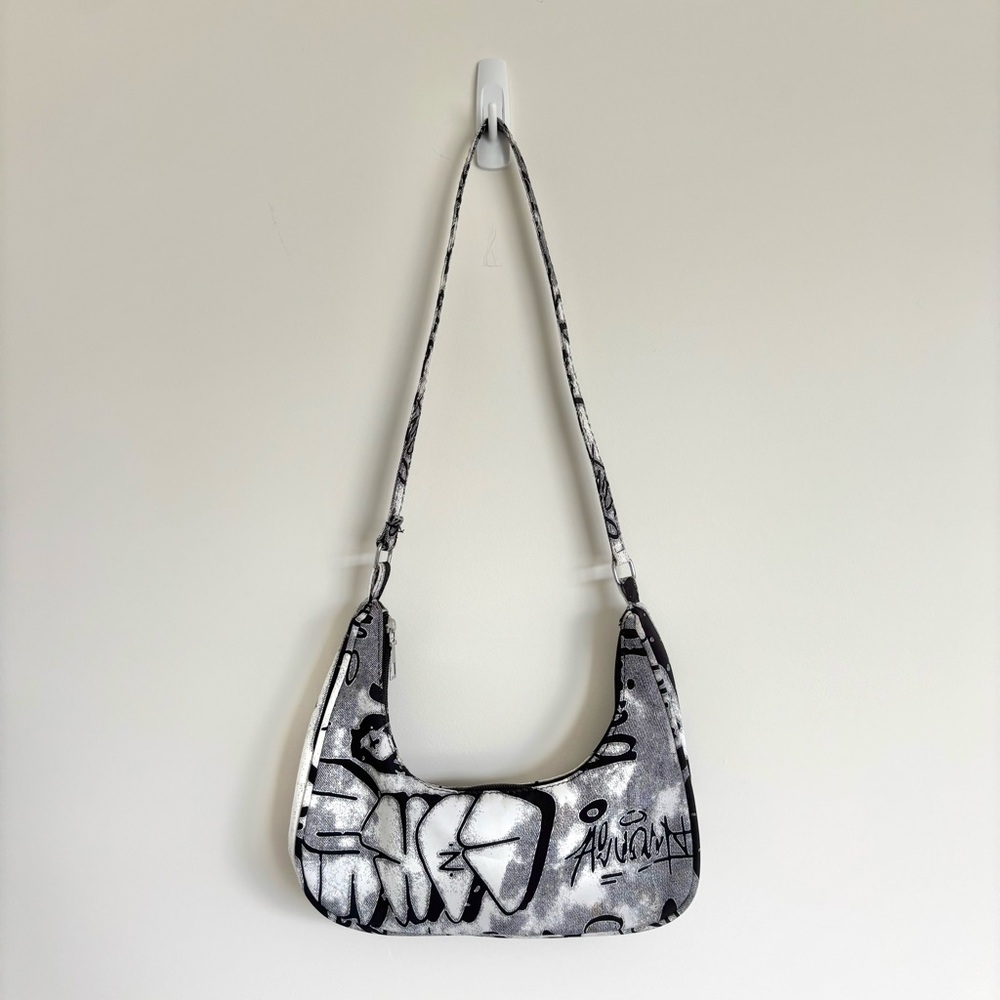 Stylish Black and White Shoulder Bag